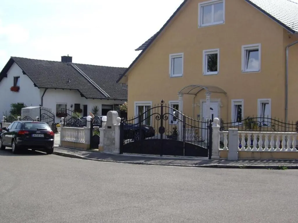 Homestay Villa Prince, Nur Fuer Handwerker Auch Langfristig, Naehe Ingolstadt Vohburg an der Donau